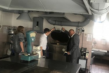 Депутаты подключились к проверке социальных объектов 